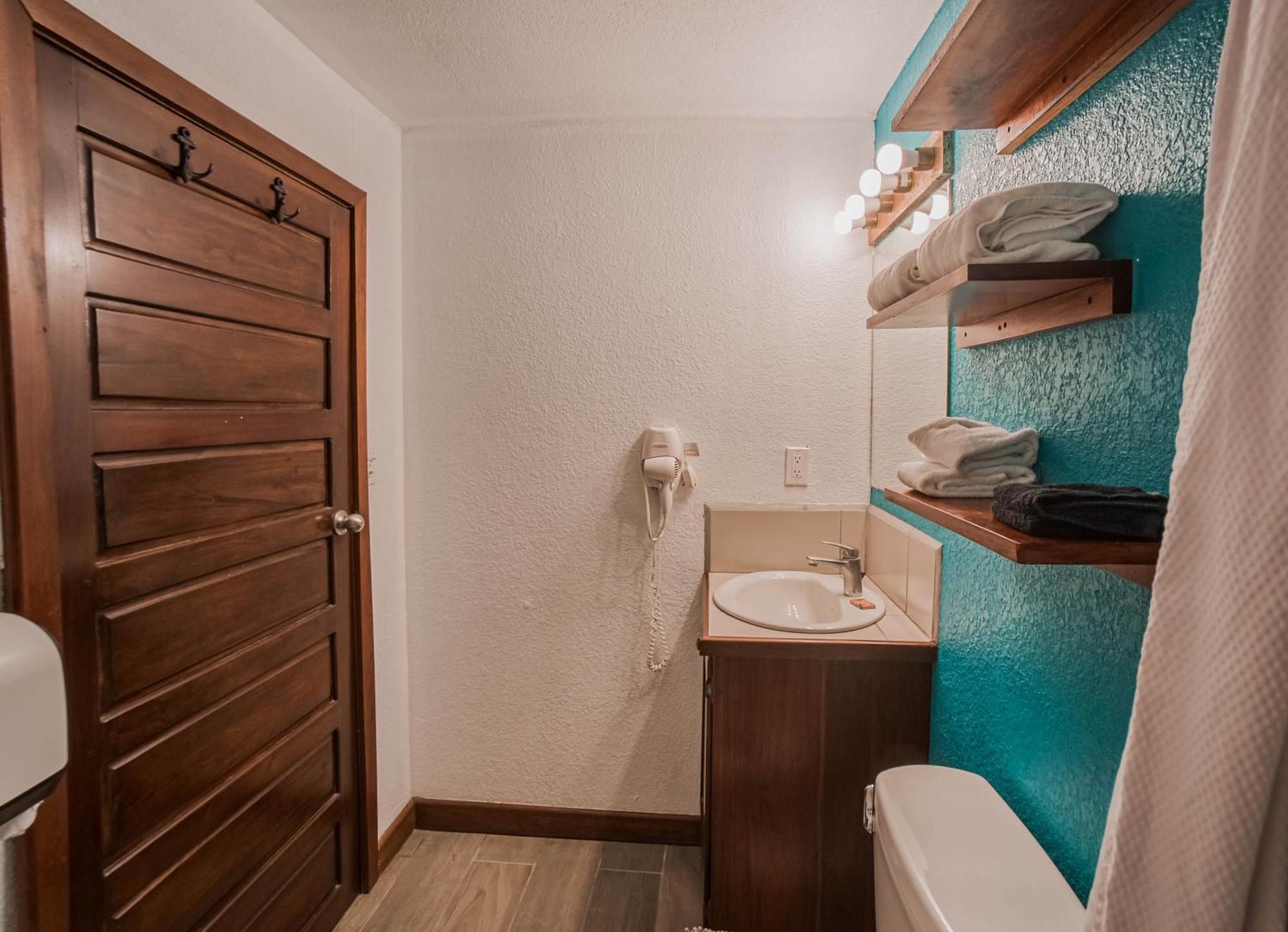 Drift Inn San Pedro Сан Педро Екстериор снимка